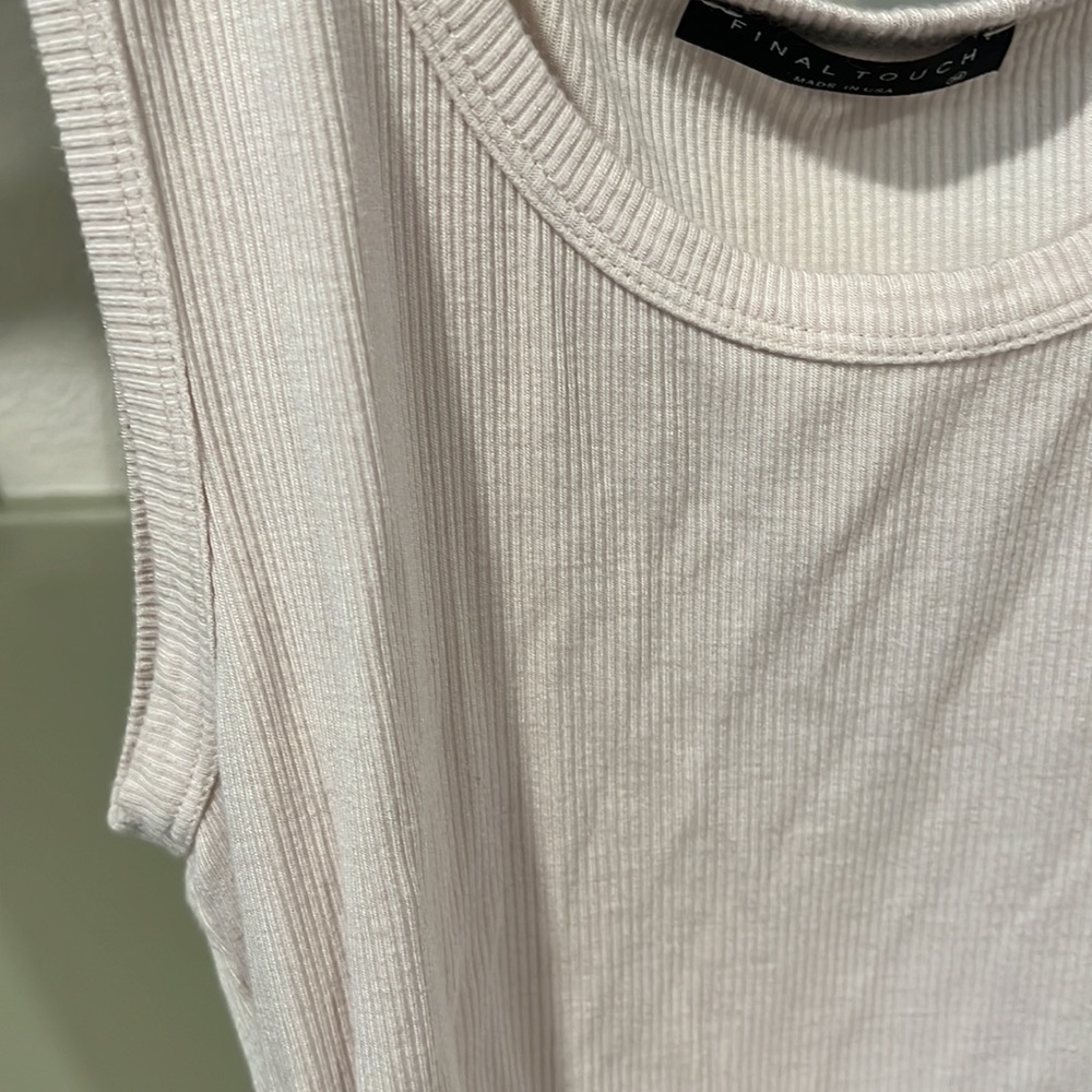 Side Cut Out Tank - Picture 3 of 5